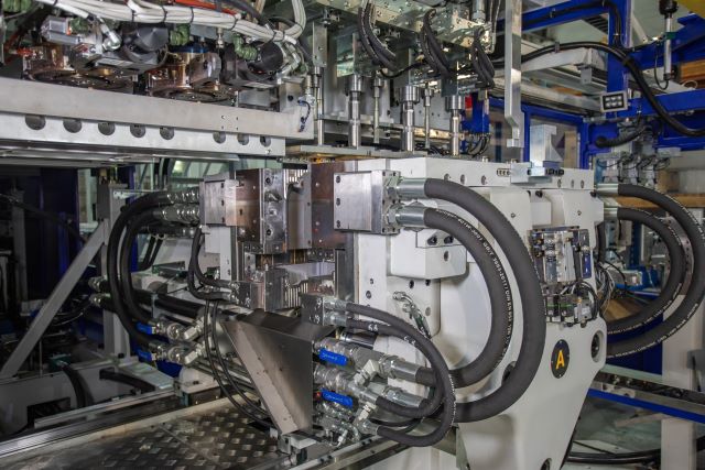 强劲锁模力,驾驭复杂瓶型