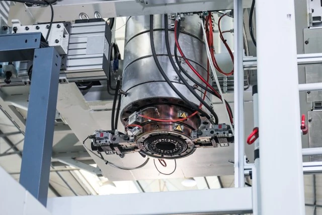 可选储料缸模头 & 连续式模头